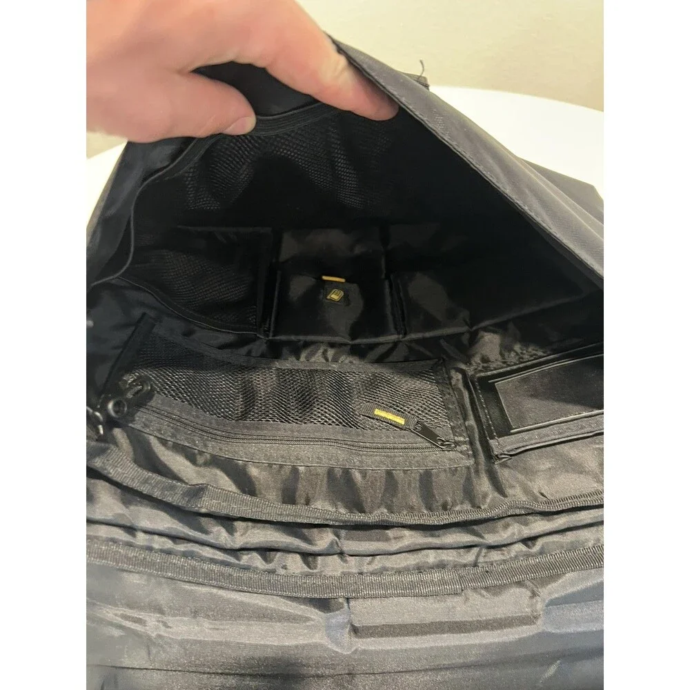 Targus Large Laptop Messenger Bag 17